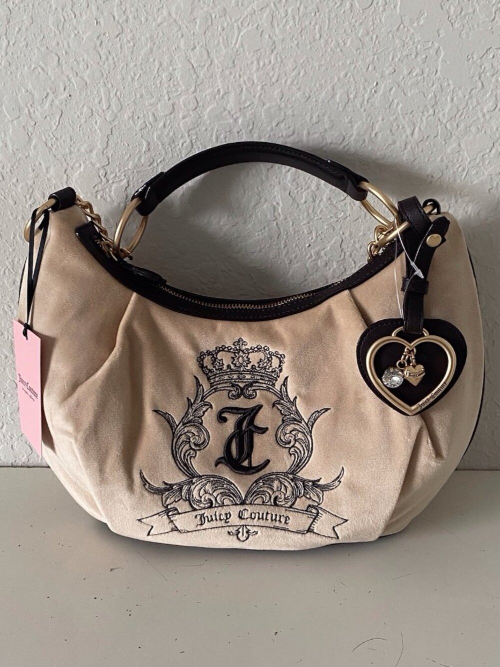 Juicy Couture Need More Juicy Hobo Shoulder Bag Buff Beige W/ Heart Charm NEW - Picture 2 of 14